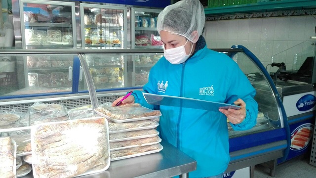 Decomisan pescado por incumplir normas sanitarias - Foto: Secretaría de Salud