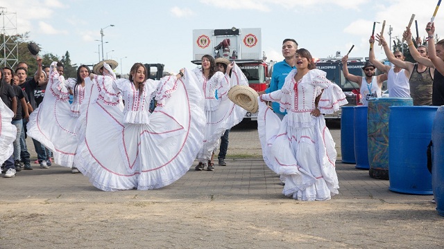 Con música y baile, niños de Idiprón recibirán al papa - Foto: Alcaldía Mayor de Bogtá/Diego Baumán