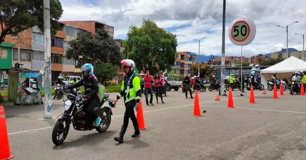 Curso gratuito conducción mujeres motociclistas Bogotá 30 de agosto