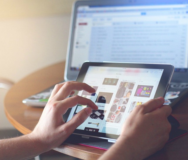 El codígo postal está compuesto por seis dígitos.