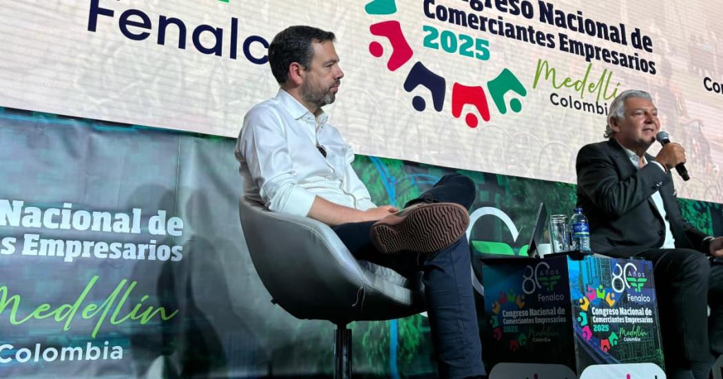 Imagen del alcalde Carlos Fernando Galán en la conmemoración de los 80 años de Fenalco.