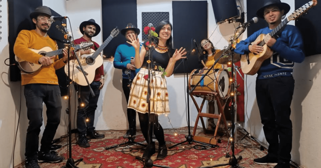 Imagen de los cinco integrantes del grupo Verde Monte