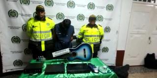 ¡Lo cogieron llevándose los instrumentos!