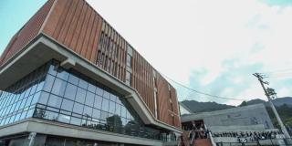 Video: Colegio Gloria Valencia de Castaño beneficia a más de 1.000 estudiantes Video: Colegio Gloria Valencia de Castaño beneficia a más de 1.000 estudiantes