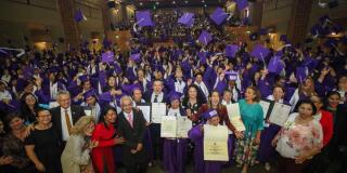 550 personas que estudiaron en Manzanas del Cuidado se graduaron de bachillerato