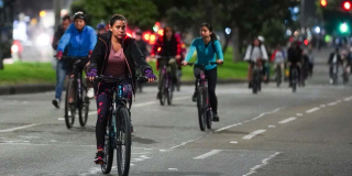 Fotos: Ciclovía Nocturna en Bogotá, así se vivió el jueves 8 de agosto