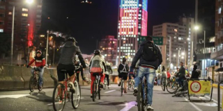 Ciclovía Nocturna en Bogotá jueves 8 de agosto 2024 cierres y desvíos viales