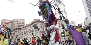 Cumpleaños de Bogotá desfile de comparsas en las localidades