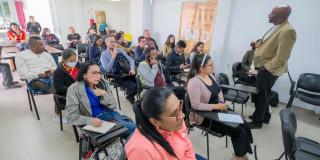 Imagen de la socialización a los representantes de las localidades.