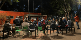 Imagen de tertulia en el bosque urbano de San Carlos al sur de Bogotá