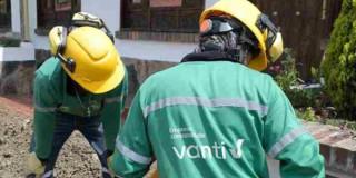 Foto que muestra trabajadores de Vanti