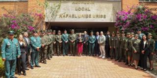 Foto de la condecoración a 40 integrantes de Fuerza Pública por aportes seguridad en el sur de Bogotá