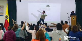 En la foto los asistentes participando de actividades lúdicas