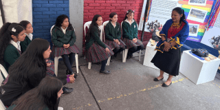 Imagen de una actividad con estudiantes de un colegio