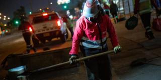 Foto de un trabajador en un frente de obra en Bogotá