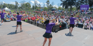 Imagen de instructores en actividad física con la ciudadanía