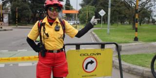 Foto que muestra un guardian de la Ciclovía