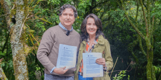 Foto de Hernando García, director del Instituto Alexander von Humboldt y Adriana Soto, secretaria de Ambiente de Bogotá