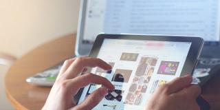 El codígo postal está compuesto por seis dígitos.