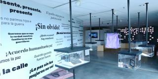 Recorrido itinerante por Bogotá de la BibloRed 'Resisto, luego existo'