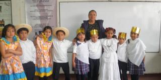 Dramatizado de la poesía de Luis Cané Romance de la niña negra año 2.012 - Foto: María del Carmen Ararat Córdoba Dramatizado de la poesía de Luis Cané Romance de la niña negra año 2.012 - Foto: María del Carmen Ararat Córdoba